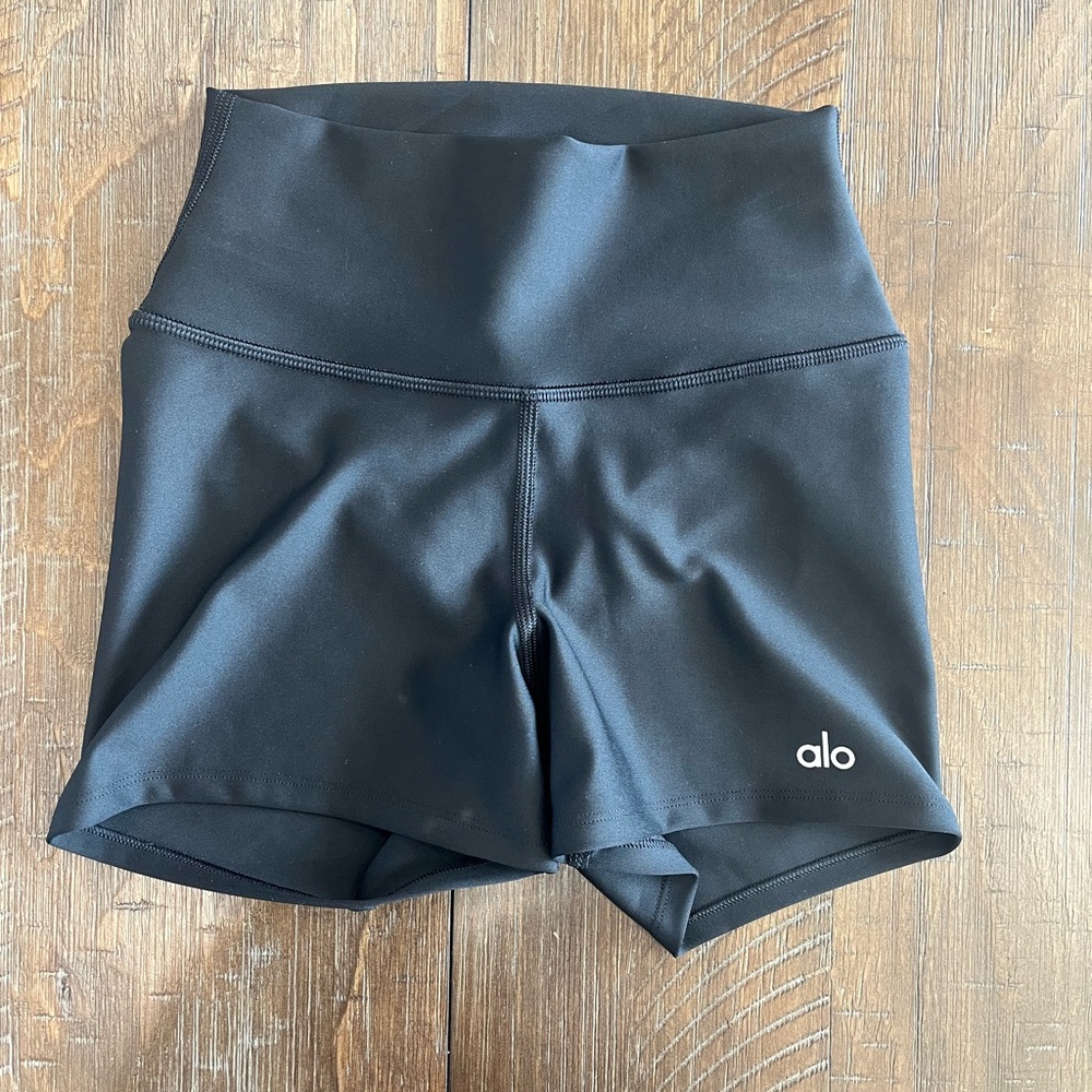 ALO Yoga Women's Black Athletic Shorts